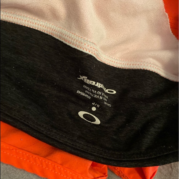 Oakley shorts - Picture 2 of 3